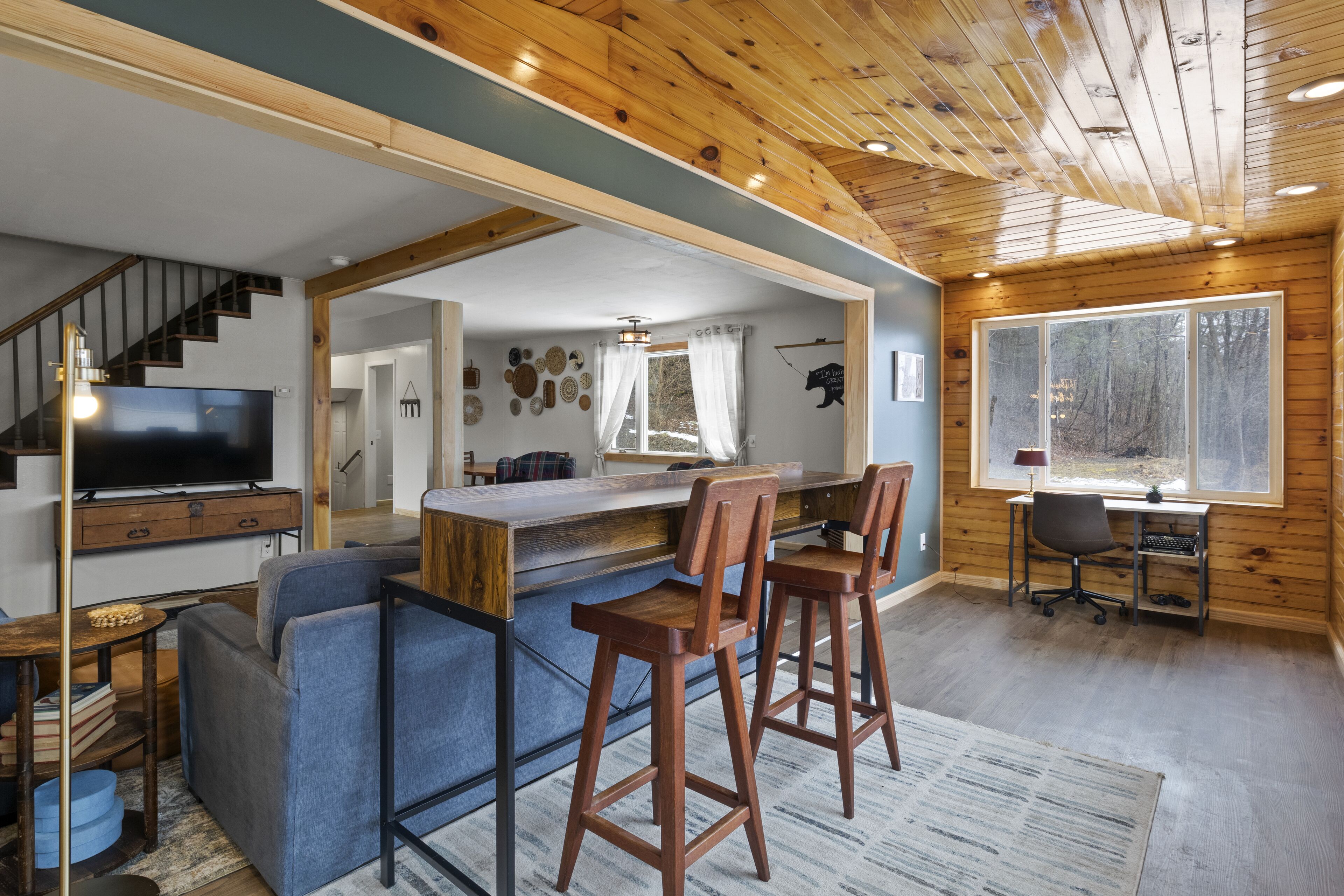 Valley View Game House | Mins to Lake and Ski