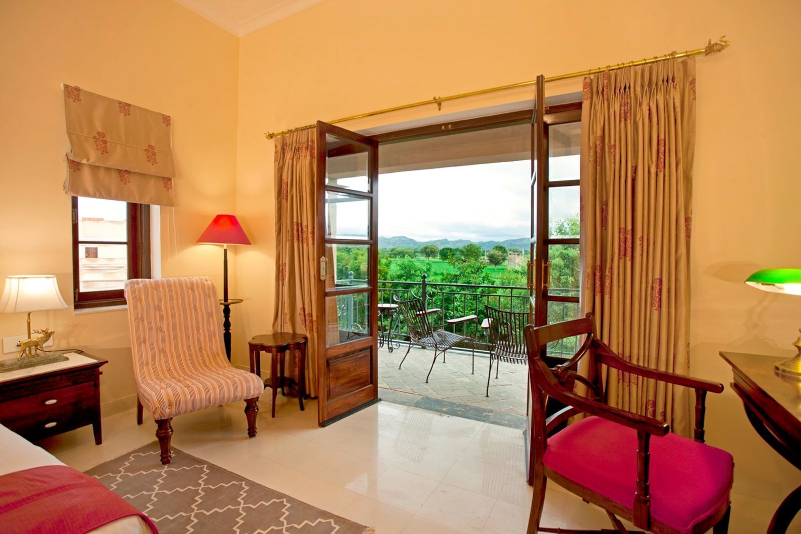 Junior Suite | In-room safe, iron/ironing board, free WiFi, bed sheets