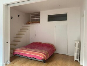 2 chambres, bureau, Wi-Fi gratuit, draps fournis