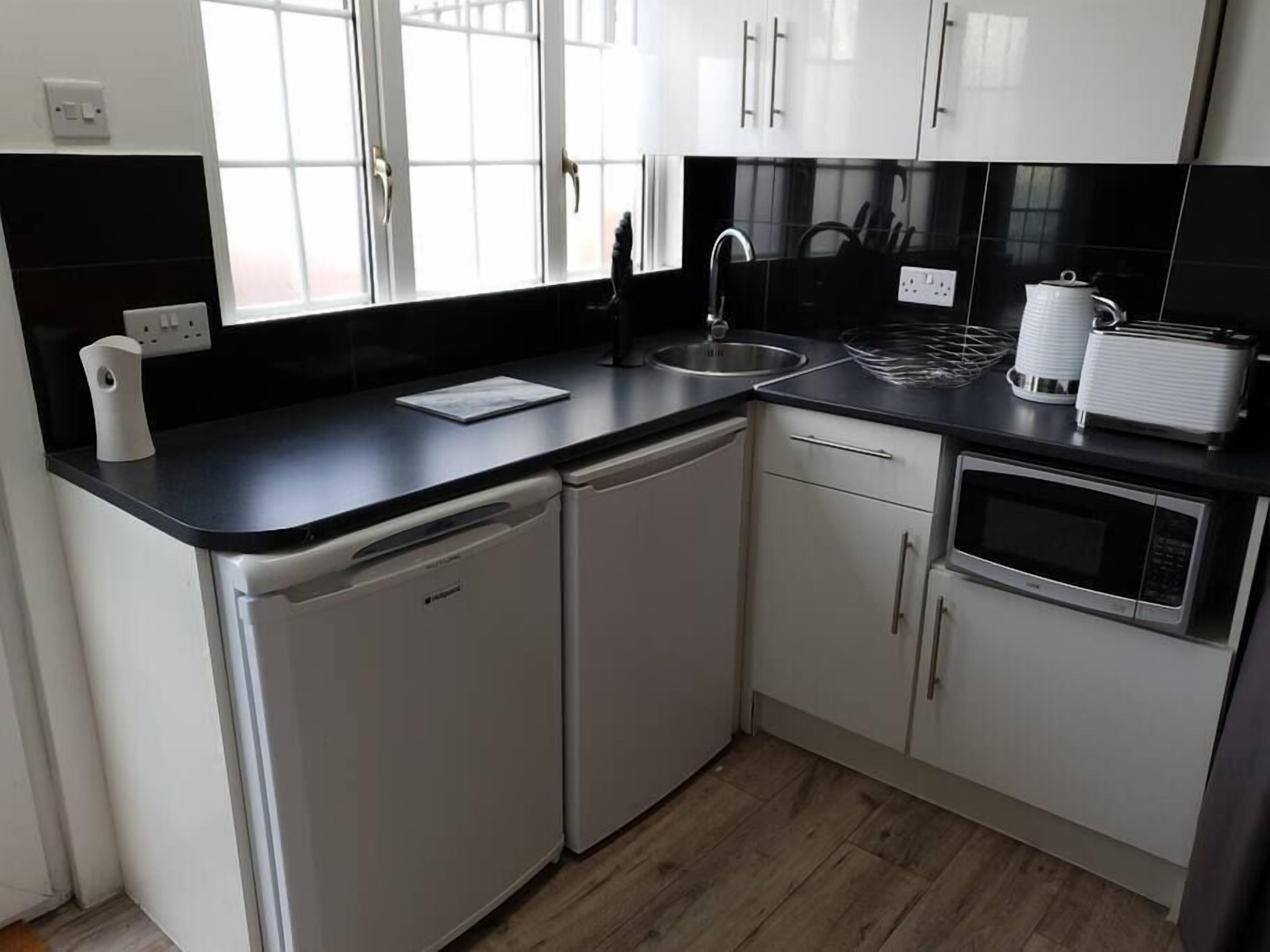 Cozy G floor 1BR w ensuite - 8 min walk to tube