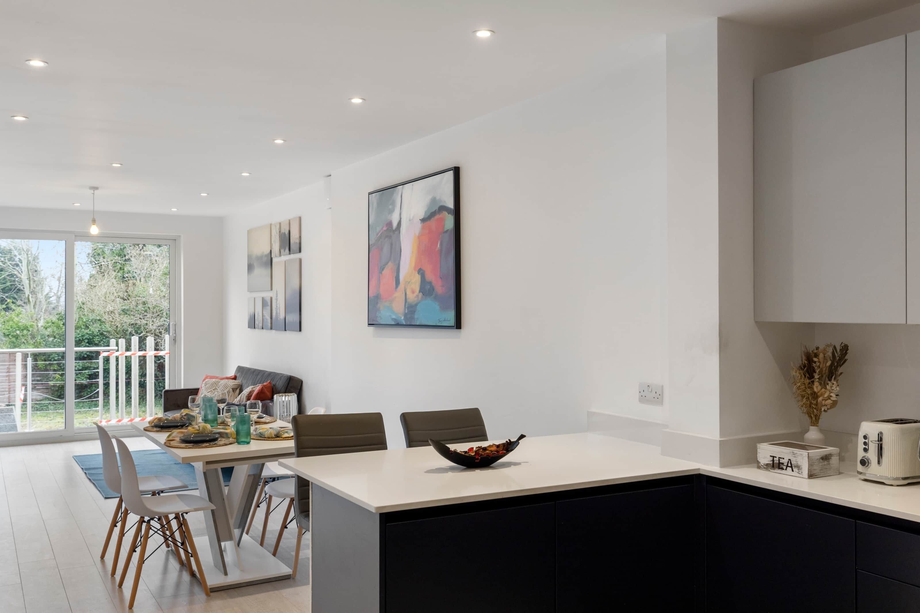 Modern 3BR 2BA w garden parking 8 min walk to tube