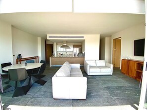 TV - Rooftop pool- family apartment- ocean view -close (Cancún)