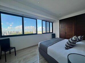 1 dormitorio, tabla de planchar con plancha, wifi y ropa de cama