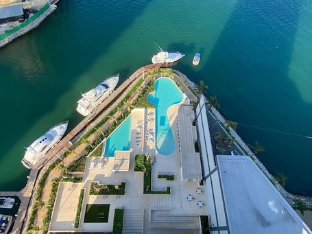 Pool. Amazing ocean view 2 BR apartment!