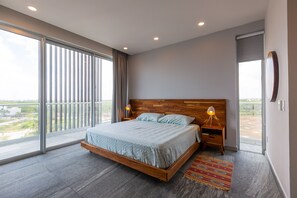 1 bedroom, iron/ironing board, WiFi, bed sheets -  Ocean view condo - Beach, pool & jacuzzi! (Cancún)