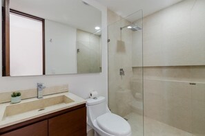 Shower, hair dryer, towels
