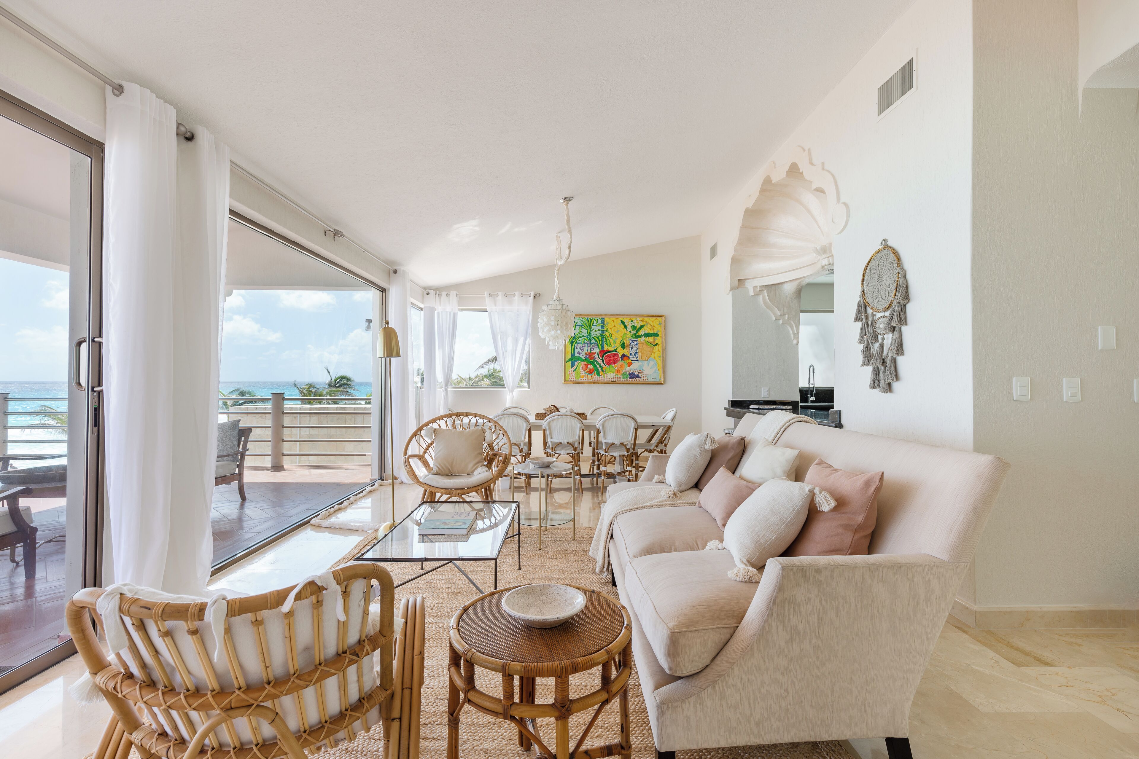 Vm4 · Amazing 5 BR villa on the beach!