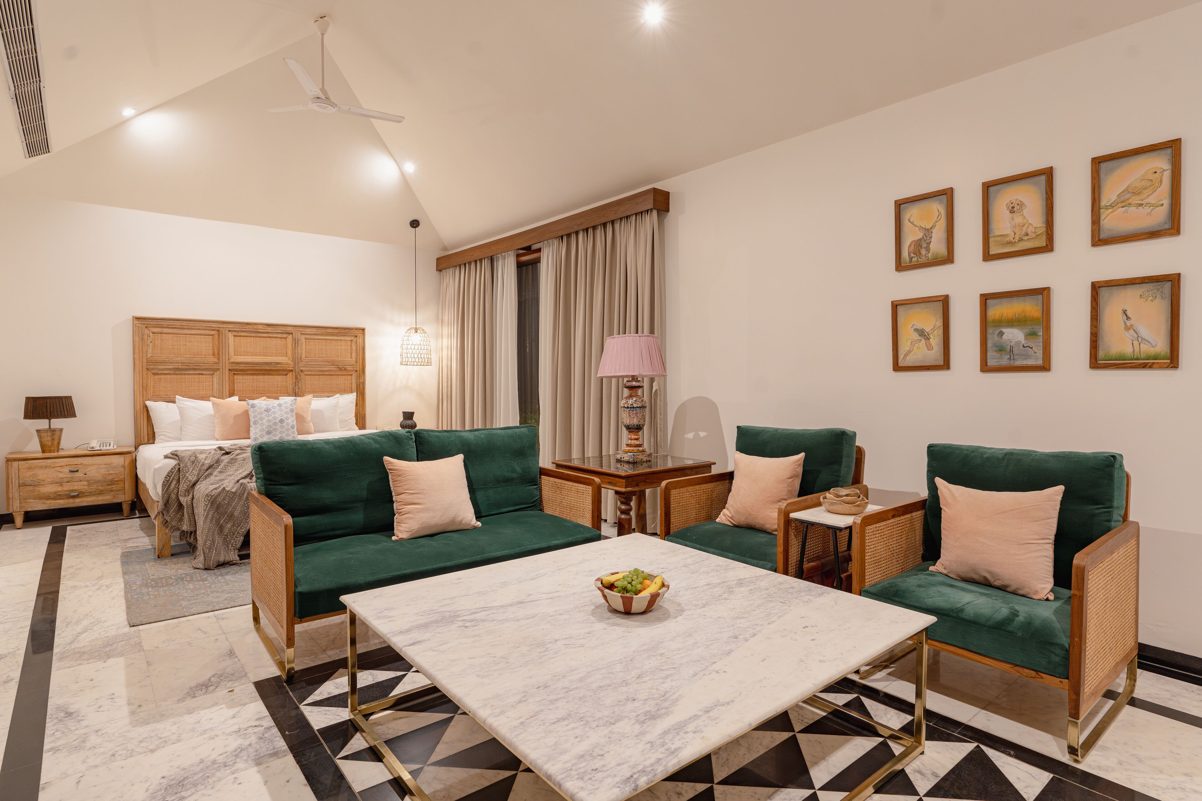 独特别墅 | 起居区 | 65-英寸LED 电视（配备有线频道）