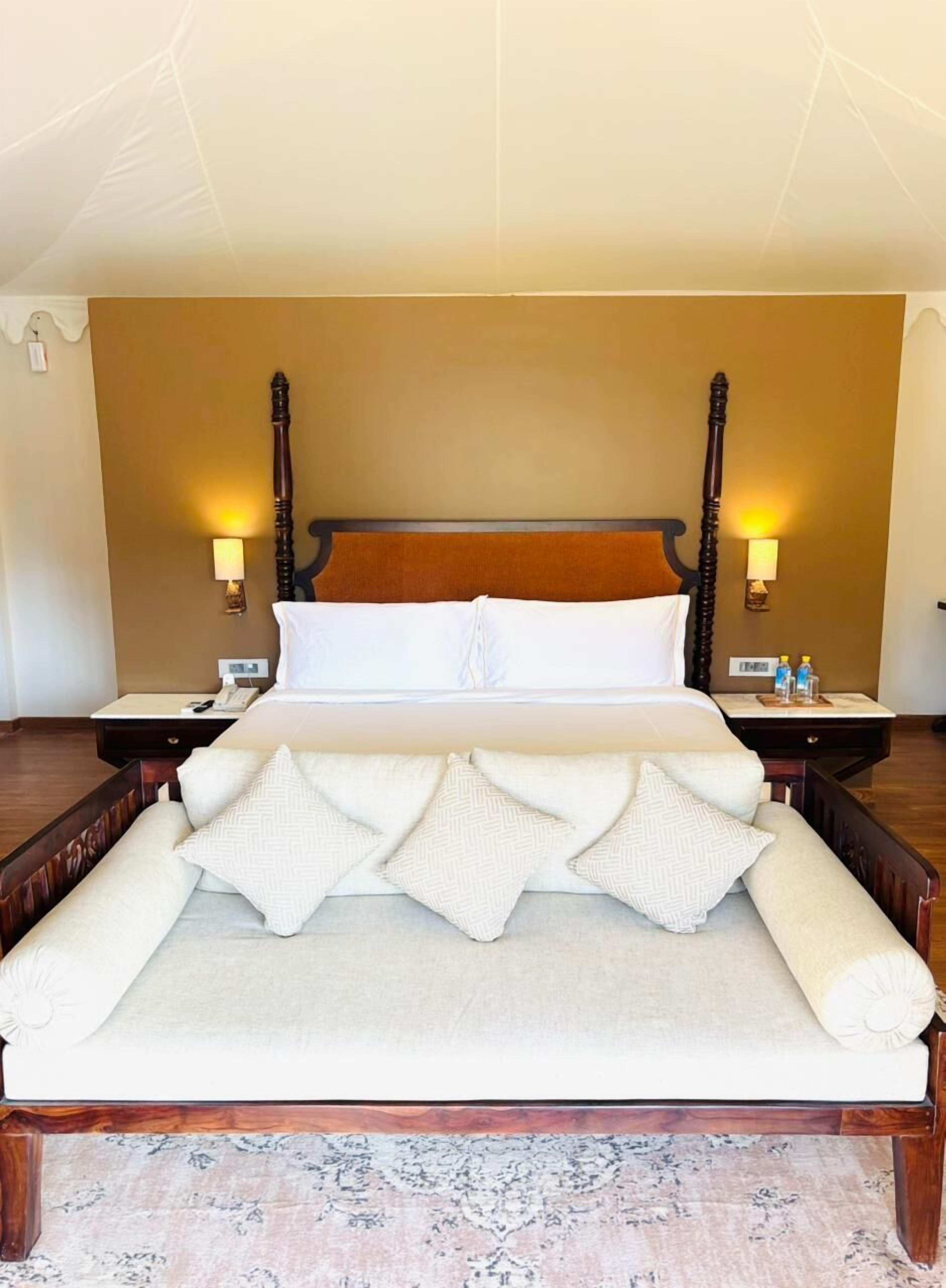 Junior Room, 1 King Bed | 1 bedroom, premium bedding, minibar, in-room safe