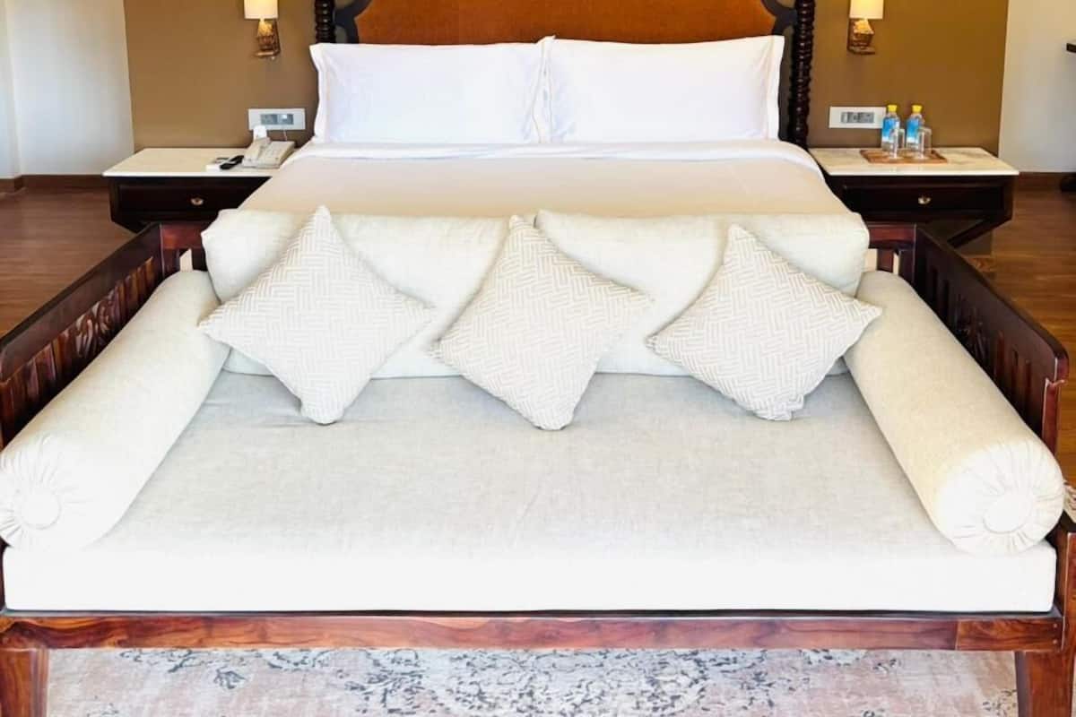Junior kamer, 1 kingsize bed | 1 slaapkamer, luxe beddengoed, een minibar, een kluis op de kamer
