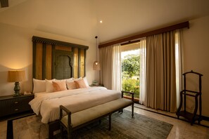 1 bedroom, premium bedding, minibar, in-room safe