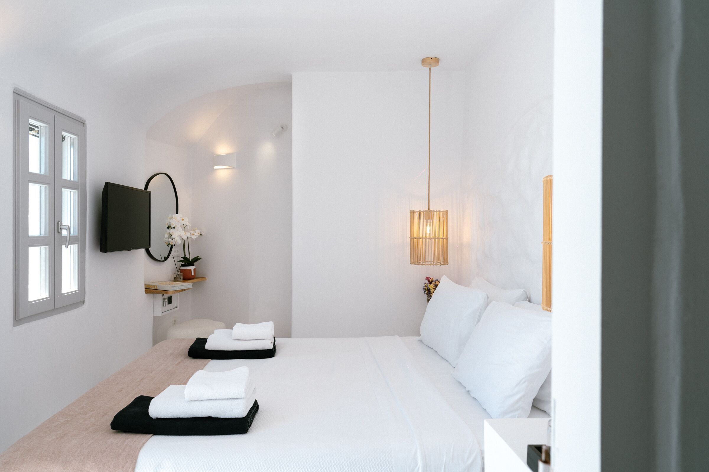 Photo - Nano Oia Canaves