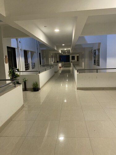 High standard living-5 minutes walk from giga mall