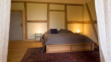 2 Schlafzimmer, Schreibtisch, BĂŒgeleisen/BĂŒgelbrett, Internetzugang