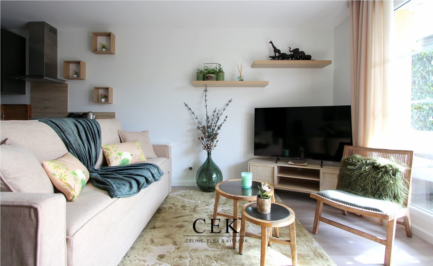 DISNEY5~Disneyland Paris/Val d'Europe ~ 6 people