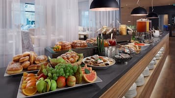 Free daily buffet breakfast