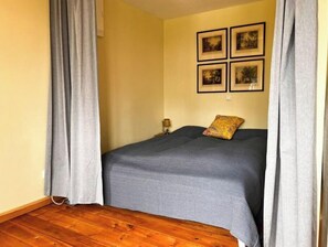 1 bedroom, iron/ironing board, free WiFi, bed sheets