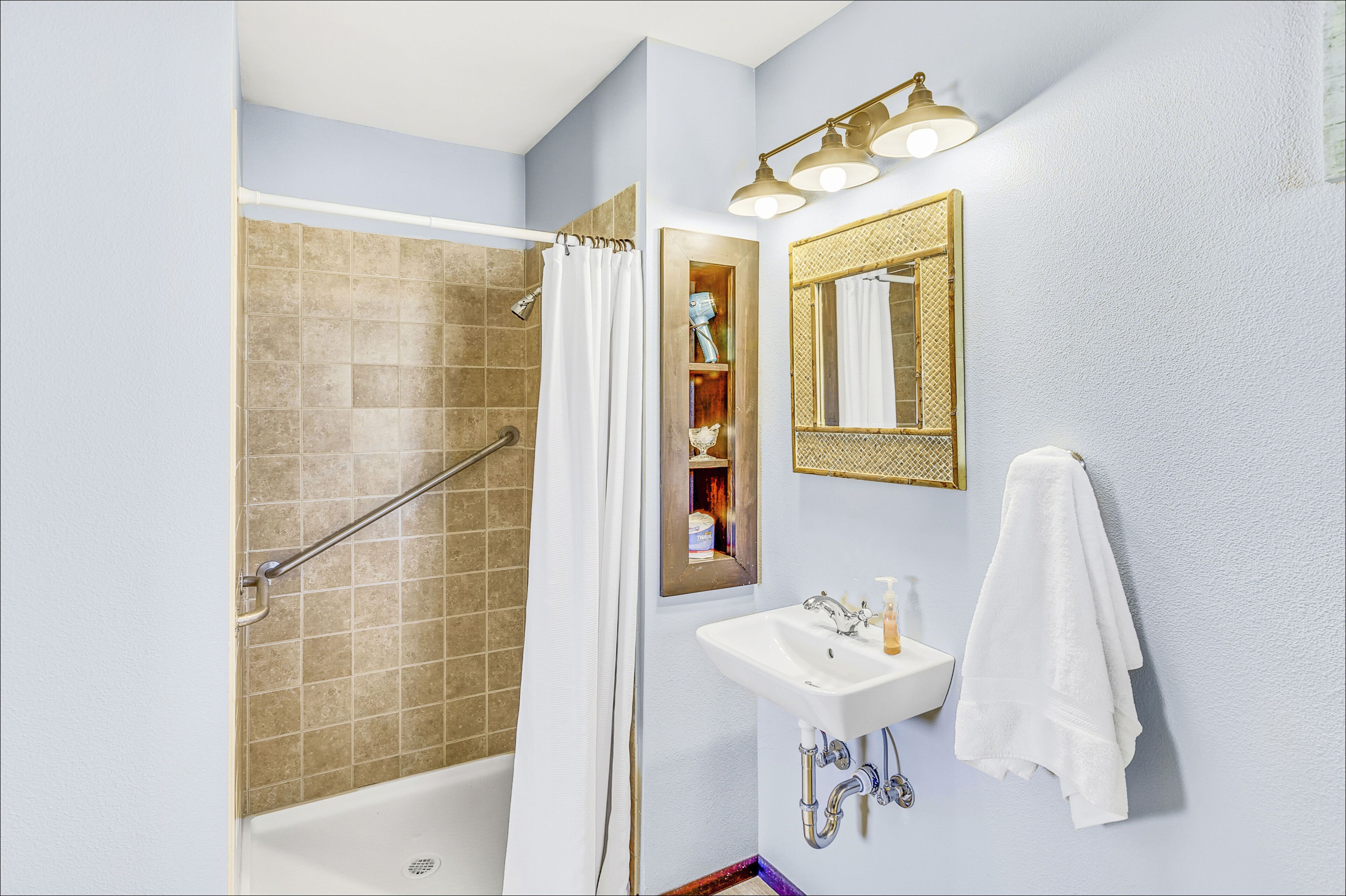 Cranberry Cotndo at Breakwater Inn