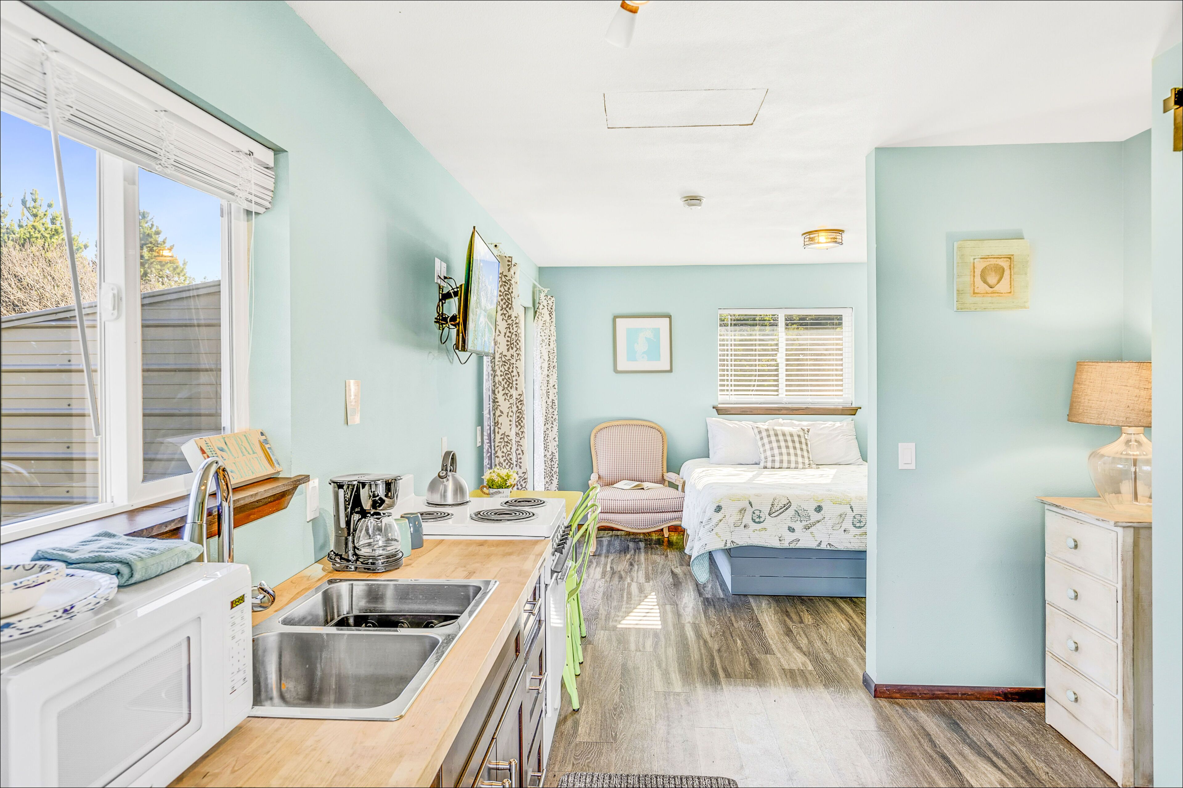 Cranberry Cotndo at Breakwater Inn