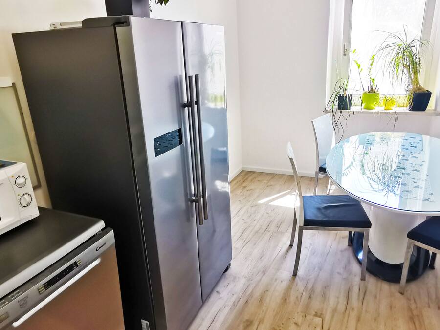 80-cm LED TV with digital channels, TV, Netflix