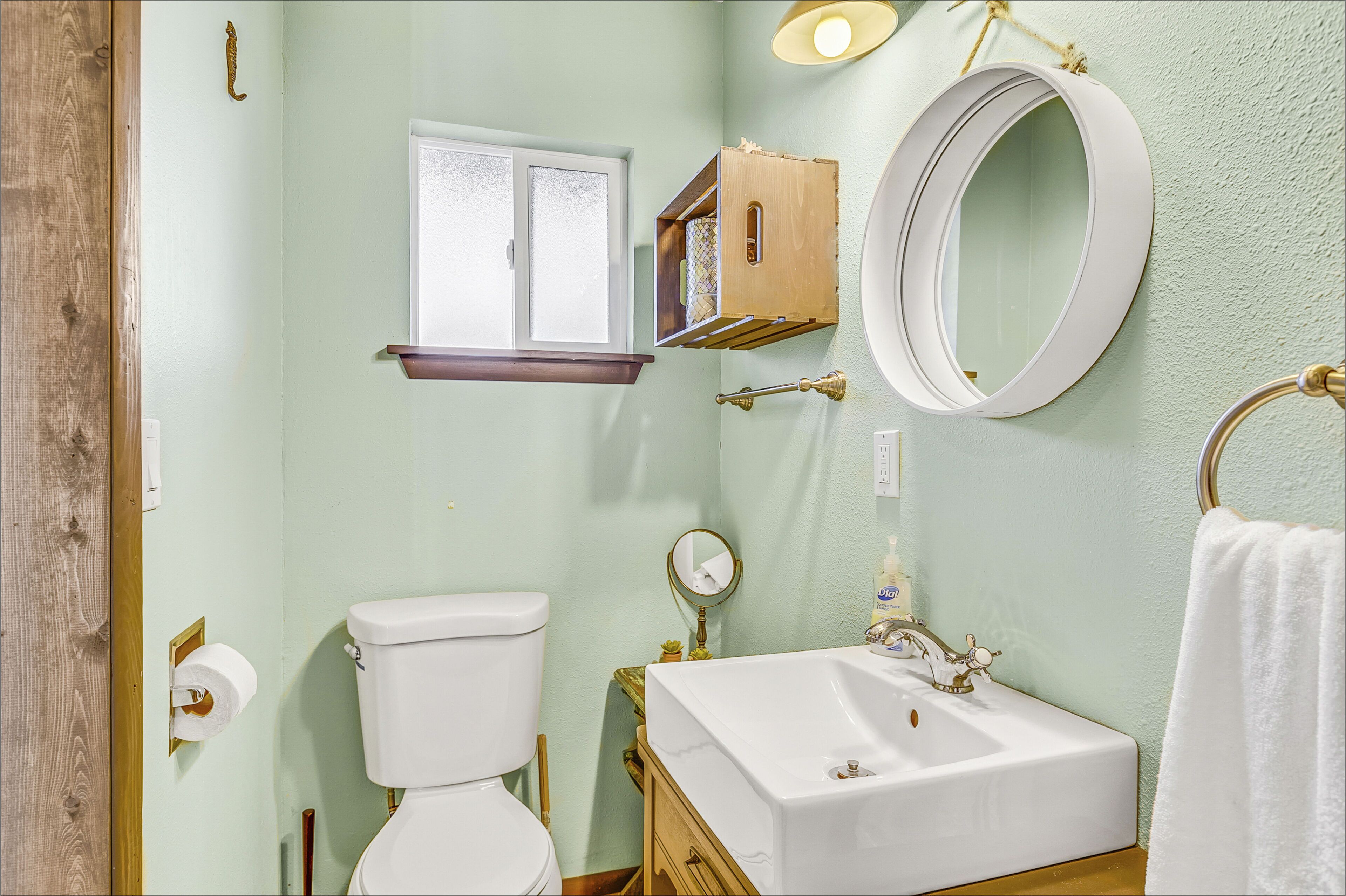 Get Away to the Ocean at Breakwater Inn & Cottages