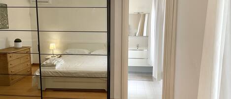 1 soverom, internettilgang og sengetøy