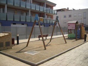 Children’s area - First floor in a prime residential neighborhood in Vilafortuny (Cambrils)