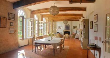 Orangery of a Bordeaux castle ideal for families!