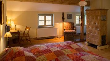 2 slaapkamers, een bureau, een strijkplank/strijkijzer, gratis wifi