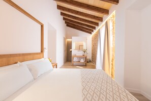 Superior Double Room | Egyptian cotton sheets, premium bedding, minibar, in-room safe - Petit Palau Alcudia Boutique Hotel (Alcúdia)