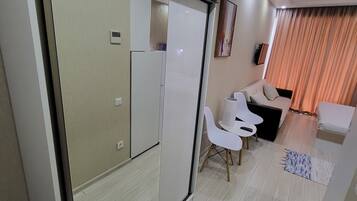 Business Studio | Soundproofing, iron/ironing board, free WiFi, bed sheets