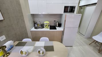 Business Studio | Soundproofing, iron/ironing board, free WiFi, bed sheets