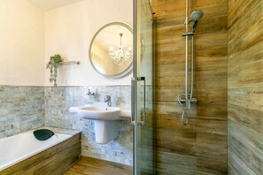 Hair dryer, towels - Cosy Cottage House with Roof terrace in Calahonda, Mijas (Calahonda)