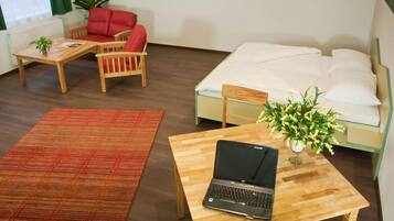 Family Room | Free WiFi, bed sheets