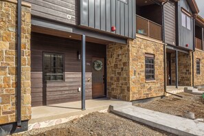 Exterior detail - New Listing - The Summit! Brand New Luxury Townhome-Air Conditioning (Ridgway)