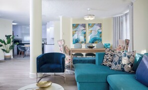 Living area - Dolphin Bay Boutique Hotel and Spa (Gqeberha (Port Elizabeth))