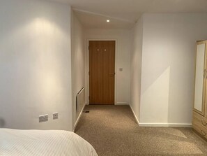 Apartment | Interior - Large Private Flat in City Centre Leeds (Leeds)