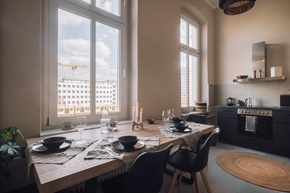 Køleskab, ovn, kogeplade, opvaskemaskine