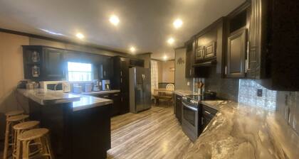 Waterfront Nature Oasis Right off the Interstate