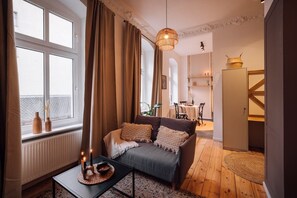 TV - Jun - Studio in Prenzlauer Berg (Berlin)