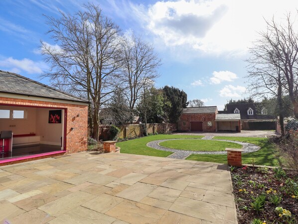 Property grounds - 105 Spilsby Road (Boston)