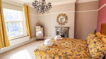 4 bedrooms, individually decorated, individually furnished, free WiFi