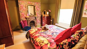 4 bedrooms, individually decorated, individually furnished, free WiFi