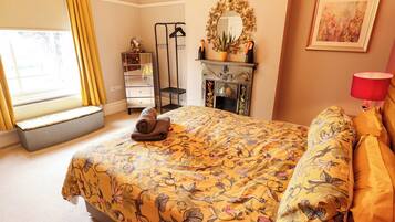 4 bedrooms, individually decorated, individually furnished, free WiFi