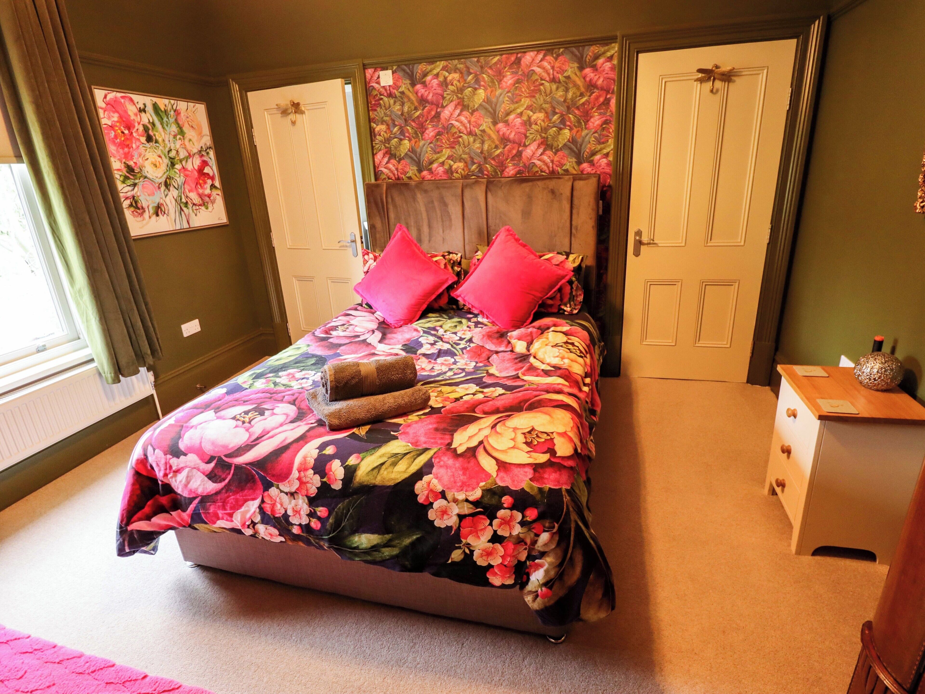 4 bedrooms, individually decorated, individually furnished, free WiFi