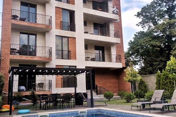 Seasonal outdoor pool