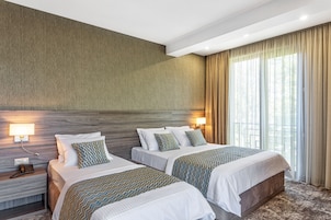 Ropa de cama hipoalergénica y escritorio 