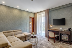Executive Studio Suite | Living area
