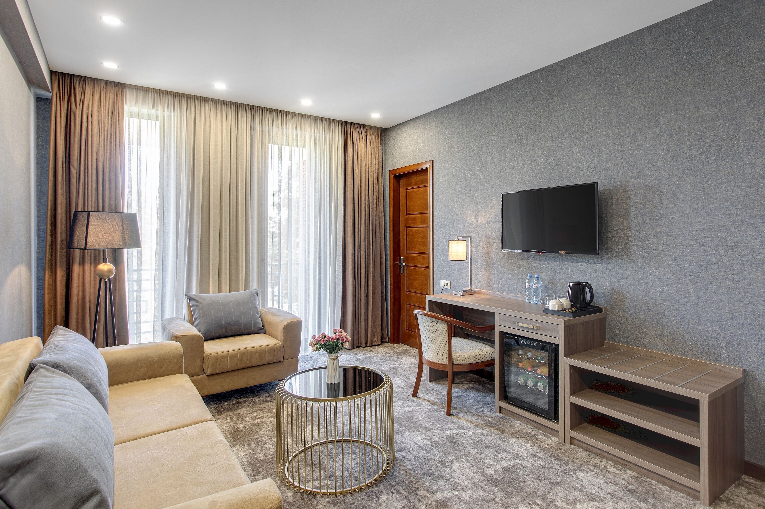 Deluxe Studio Suite | Living area