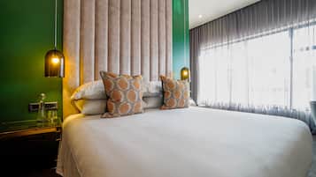 Deluxe Room, 1 King Bed | 1 bedroom, Egyptian cotton sheets, premium bedding, pillow-top beds
